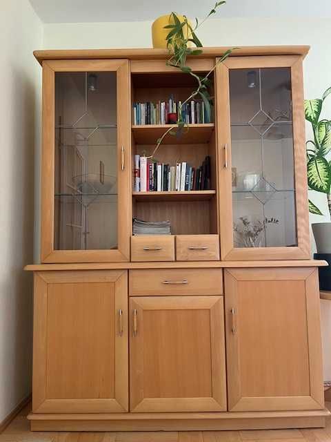Elegancki kredens do salonu lub jadalni