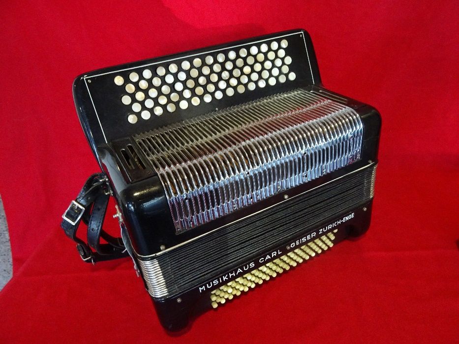 Musikauser Accordion, Carl Geiser, Zurich, Eng., No. 12164737963424897122