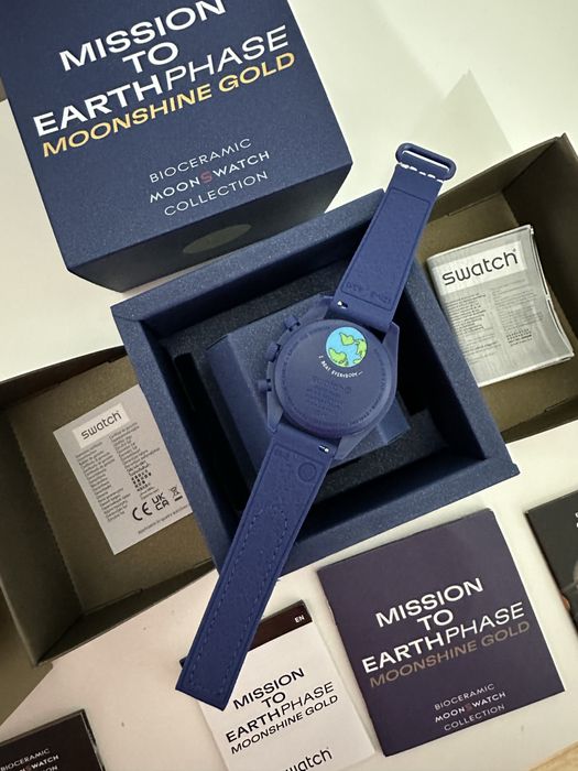 Omega x Swatch Mission To EarthPhase Moonshine Gold Snoopy Azul