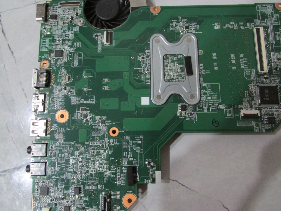 Продам материнскую плату ноутбука HP CQ58 на AMD-Полностью Рабочая. Дешево