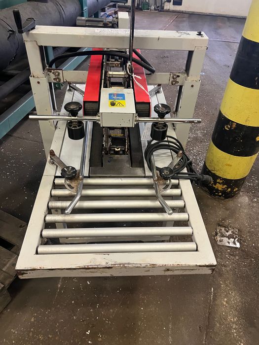 Zaklejarka kartonów