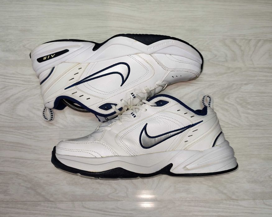 Оригінальні Кросівки Nike Air Monarch 41