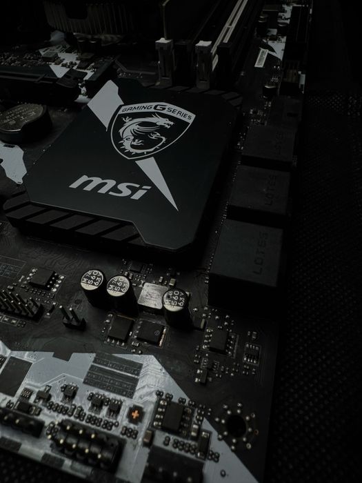 Материнска плата MSI B250 Krait Gaming + pentium G4500 та + 4gb озу