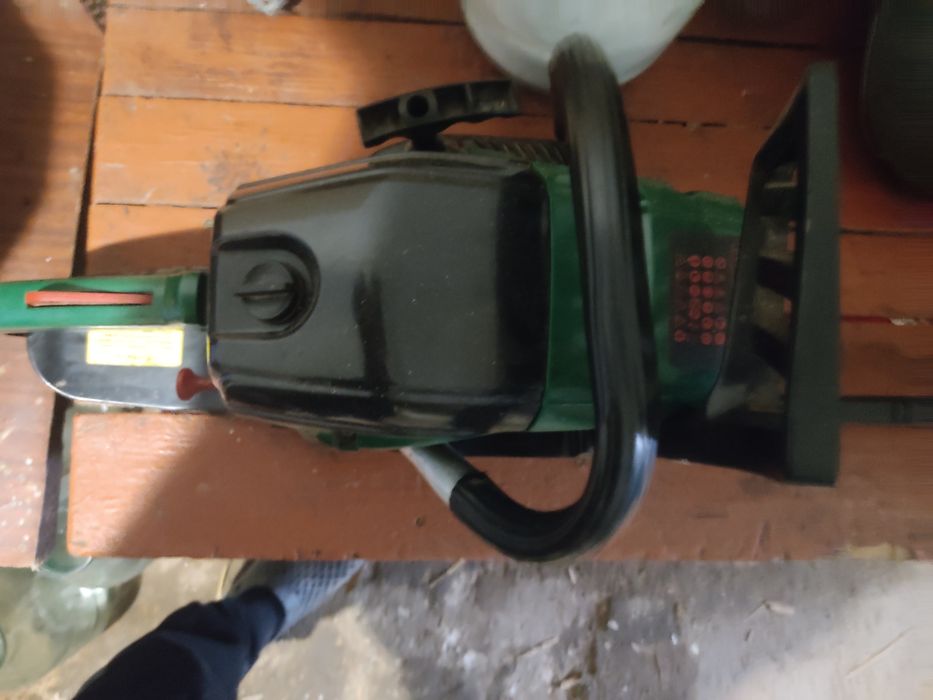 Продам бензопили 2000 тисяч гривень