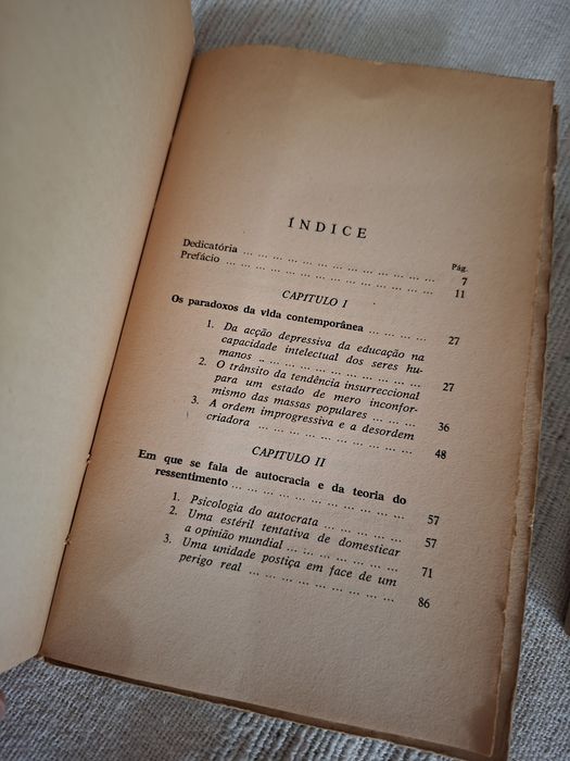 Três livros de Cunha Leal opositor ao Estado Novo temas do ultramar português