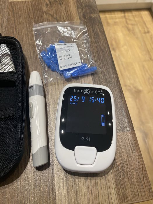 Glukometr Keto Mojo do pomiaru ketonów i glukozy - stan bardzo dobry