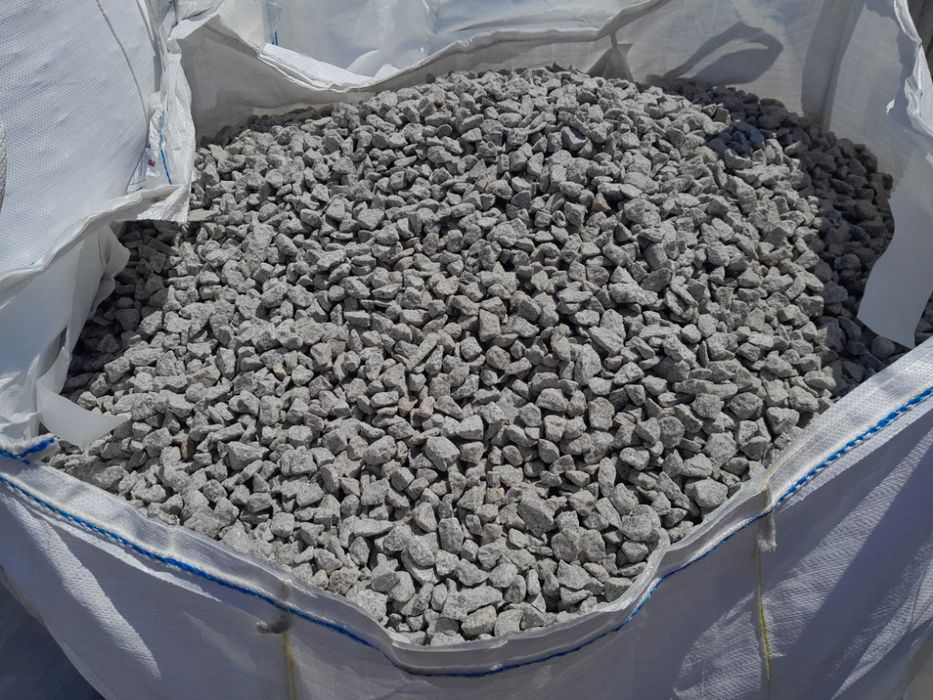 Kamień granitowy grys Dalmatyńczyk