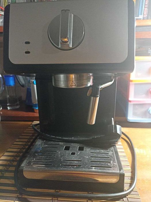 Рожковая кофеварка DeLonghi ECP 33.21