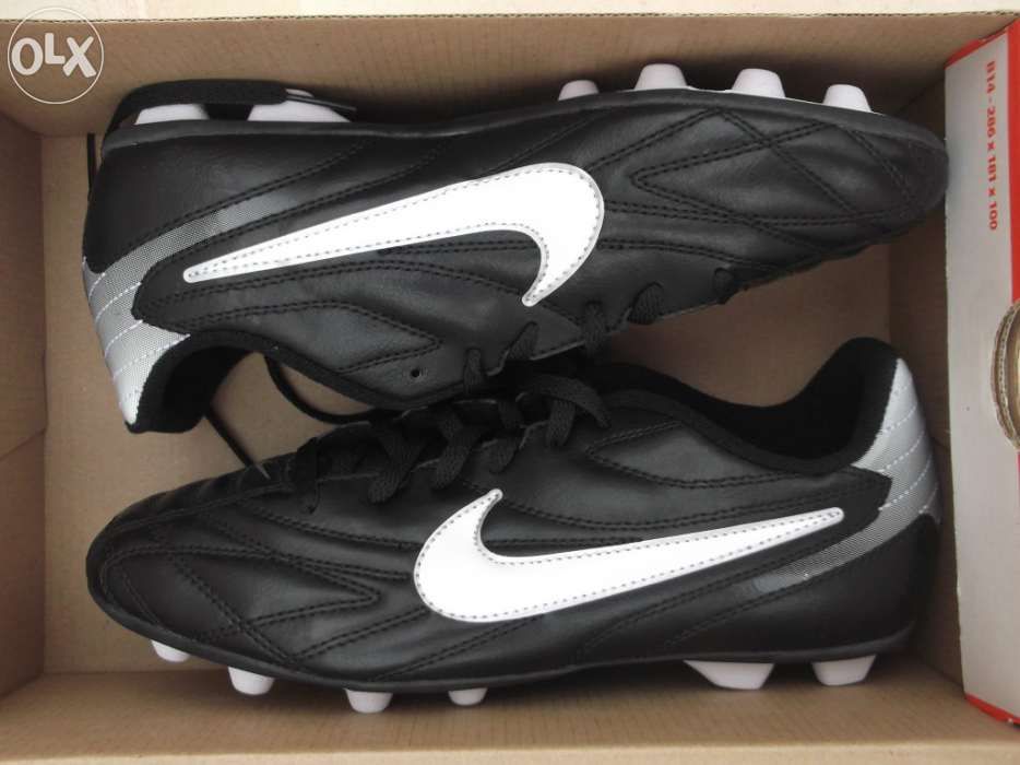 Chuteiras nike novas