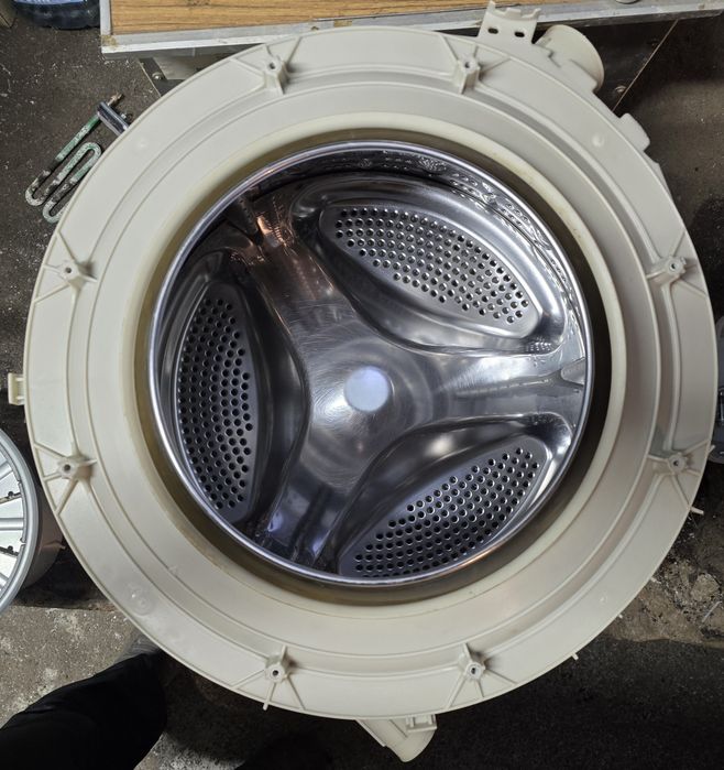 Бак в сборе для стиральной машинки LG
 LG F10B8NDW1