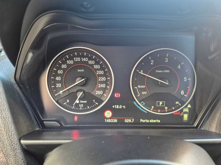 BMW 116d Pack M · Caixa Automática · 2016 · Navegação Professional · Bancos Desportivos Aquecidos — photo 3