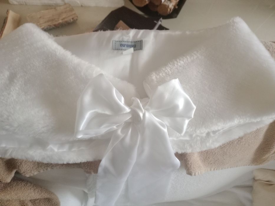 Etola ślubna z satynową kokardą bolerko ślubne