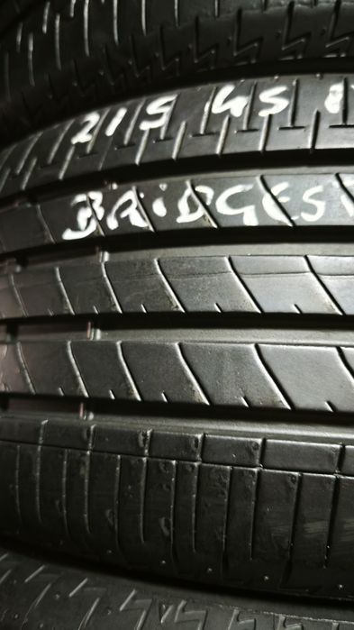 Pneus  215/45/18