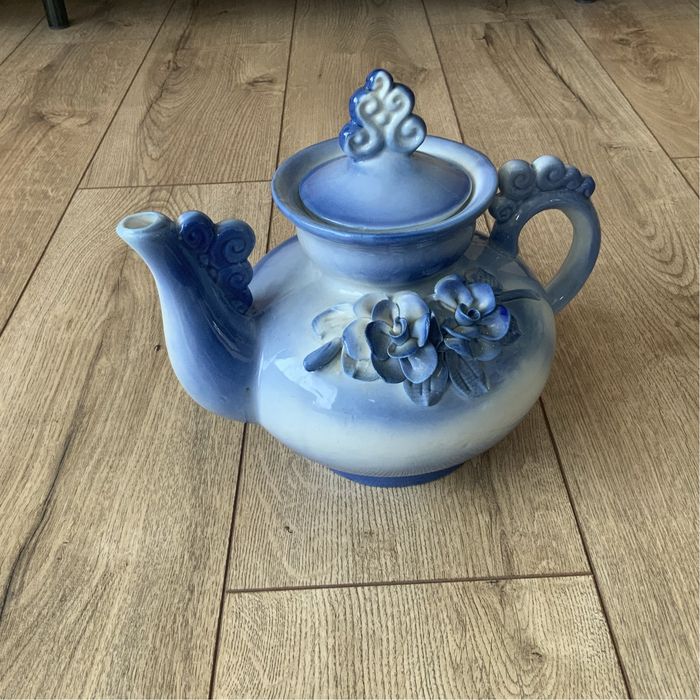 Porcelanowy dzbanek, niebieska porcelana