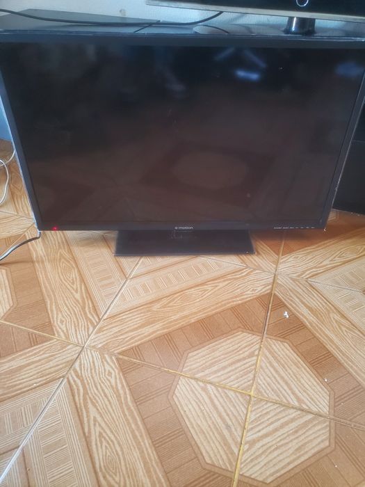 TV 32 polegadas E-motion ler descricao