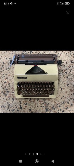 Máquina de escrever a funcionar bem