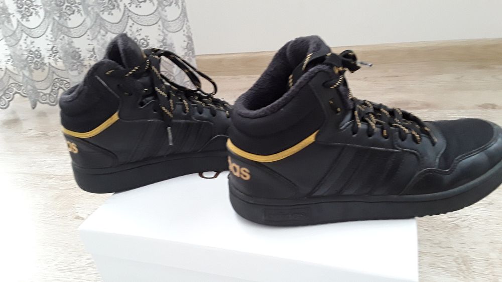 Buty Adidas Hoops mid. 3.0 r. 40