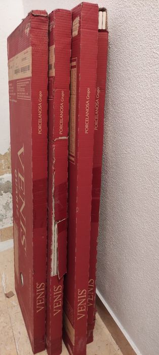 2 caixas revestimento Porcelanosa - branco