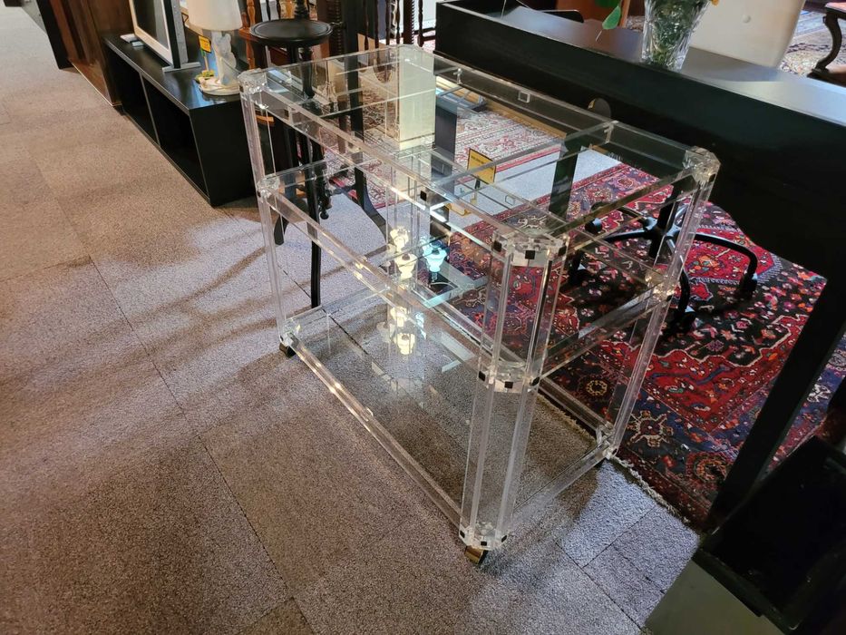 Carrinho em acrílico - Como novo