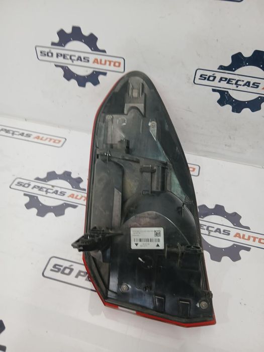 FAROLIM ESQUERDO PRETA BMW SERIE 2 218D TOURER ANO: 2018