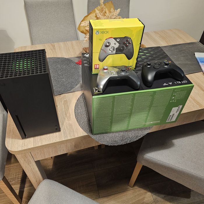 Konsola XBOX series X wersja Cyberpunk .