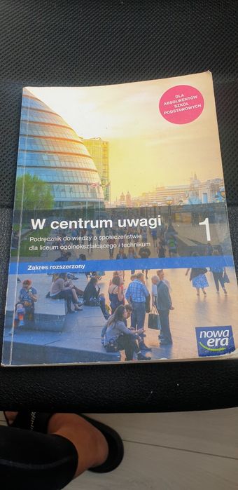 Podręcznik do WOS W centrum uwagi 1 i 2 maturalne karty pracy 1