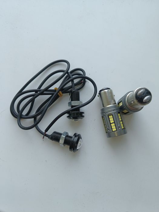 Продам LED лампи та  денні ходові вогні.