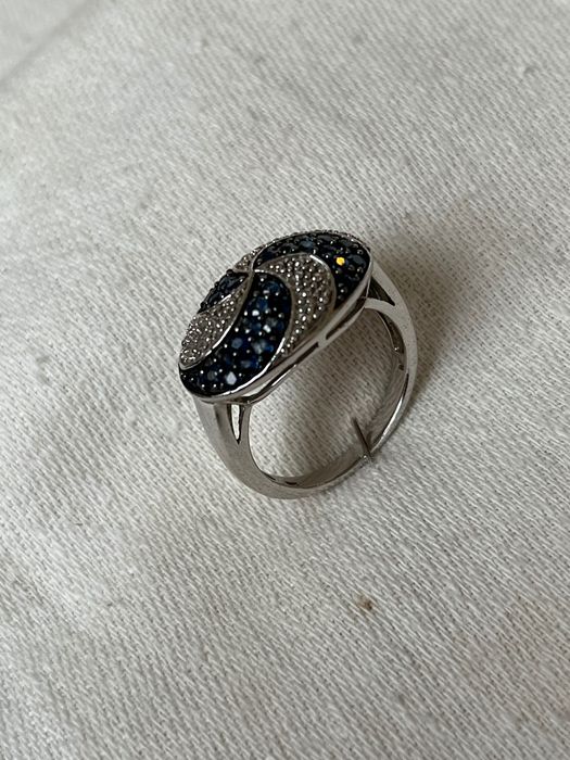 Серебряный комплект с сапфирами