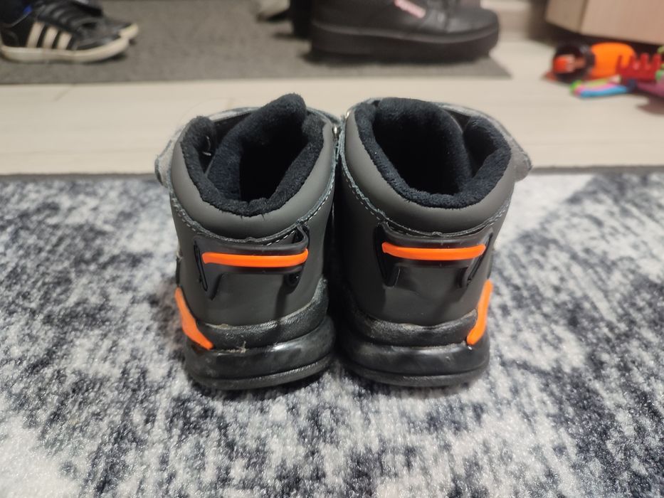 Хайтопы, кроссовки для хлопця 25 размер. Взуття на осінь. Чоботи