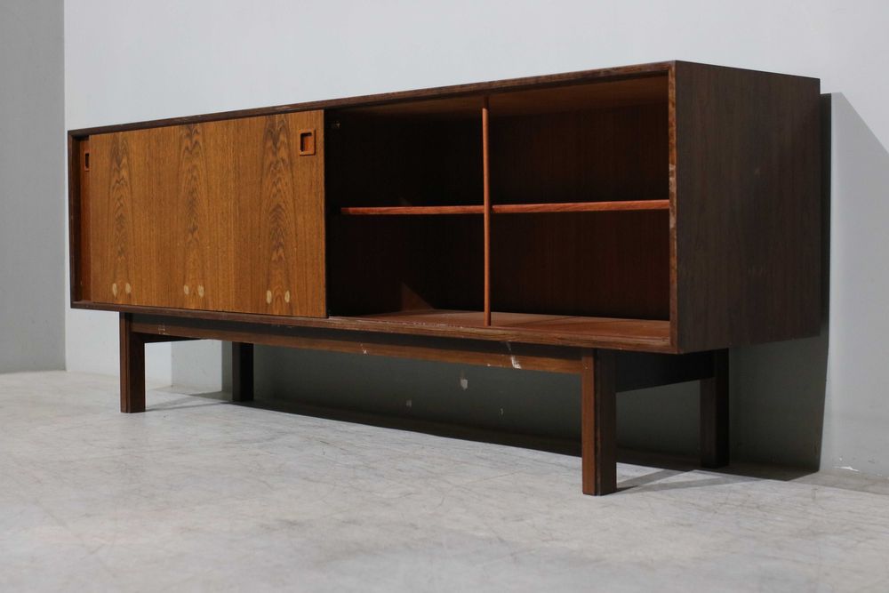 Aparador Gunni Omann Modelo 21 em pau santo | Danish Design | Vintage