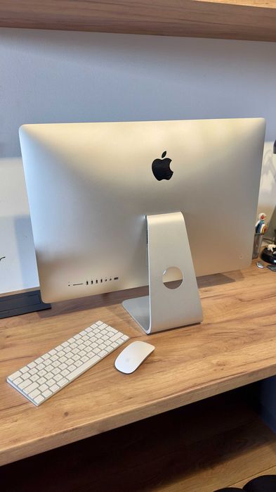 iMac Retina 5K 27" + Apple Magic Keyboard i Magic Mouse