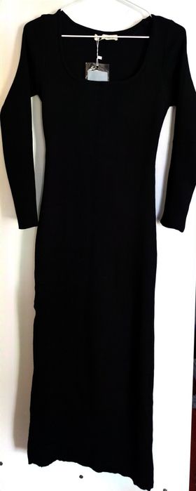 Чорна жіноча сукня