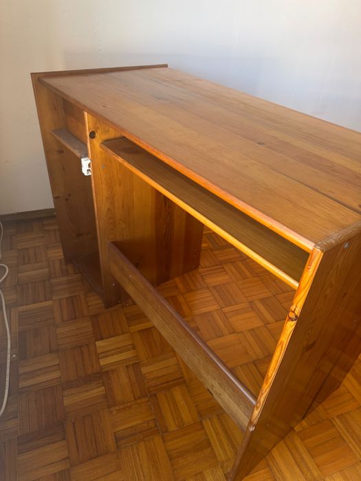 Secretária (madeira de pinho) c/ Entrega Incluída