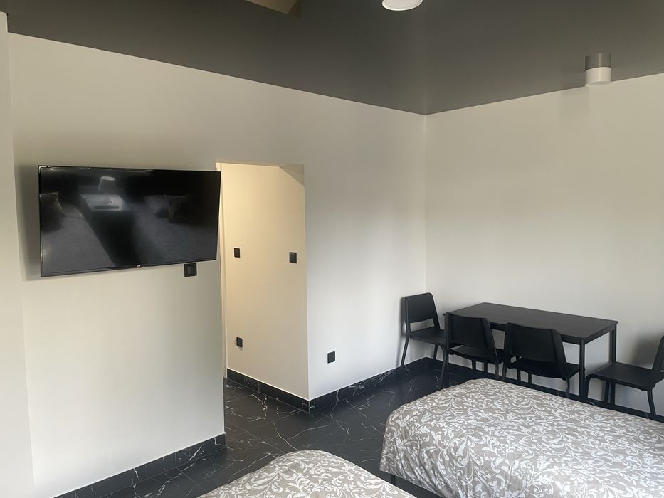 Pokoje z prywatną łazienką oraz kuchnią,  3 minuty od Umicore, Ionway