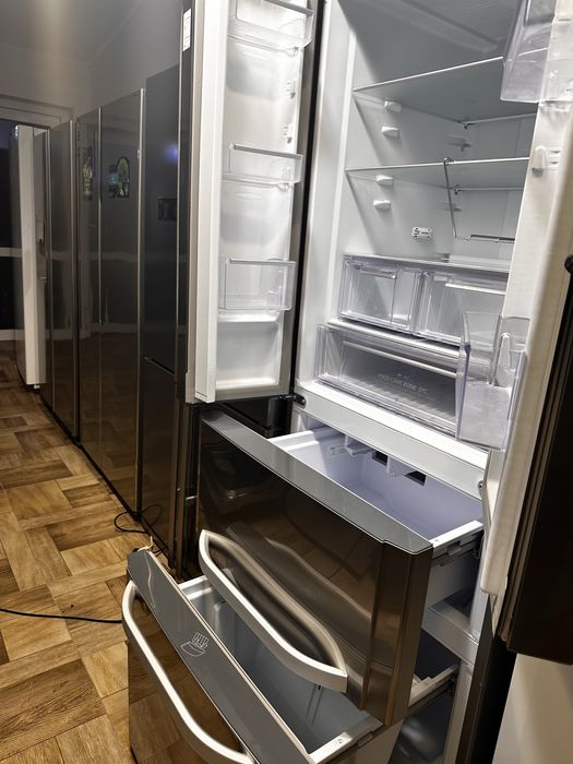 Холодильник HOTPOINT-ARISTON no frost,привезений з Німеччини.