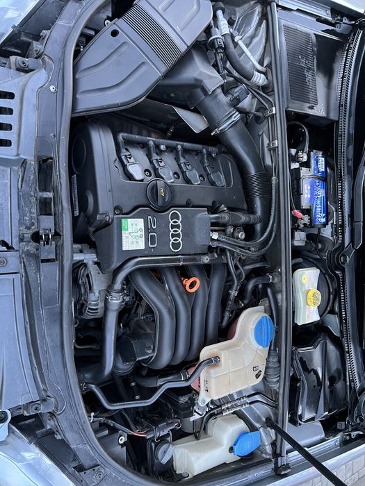 Audi a4b7 2,0 бензин