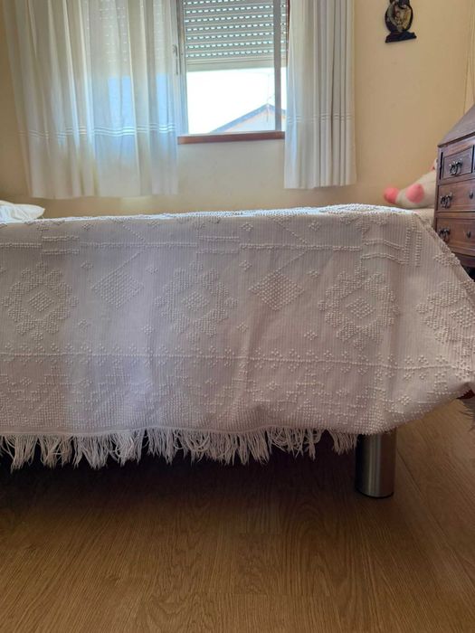 Camas de solteiro em cerejeira