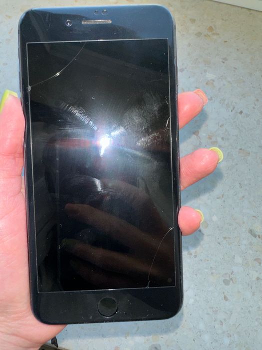 IPhone 8 Plus 64 GB, czarny, bez gwarancji