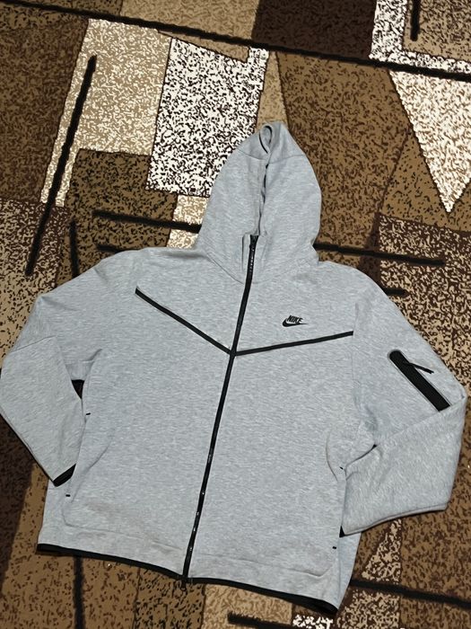 Nike Tech Fleece Grey