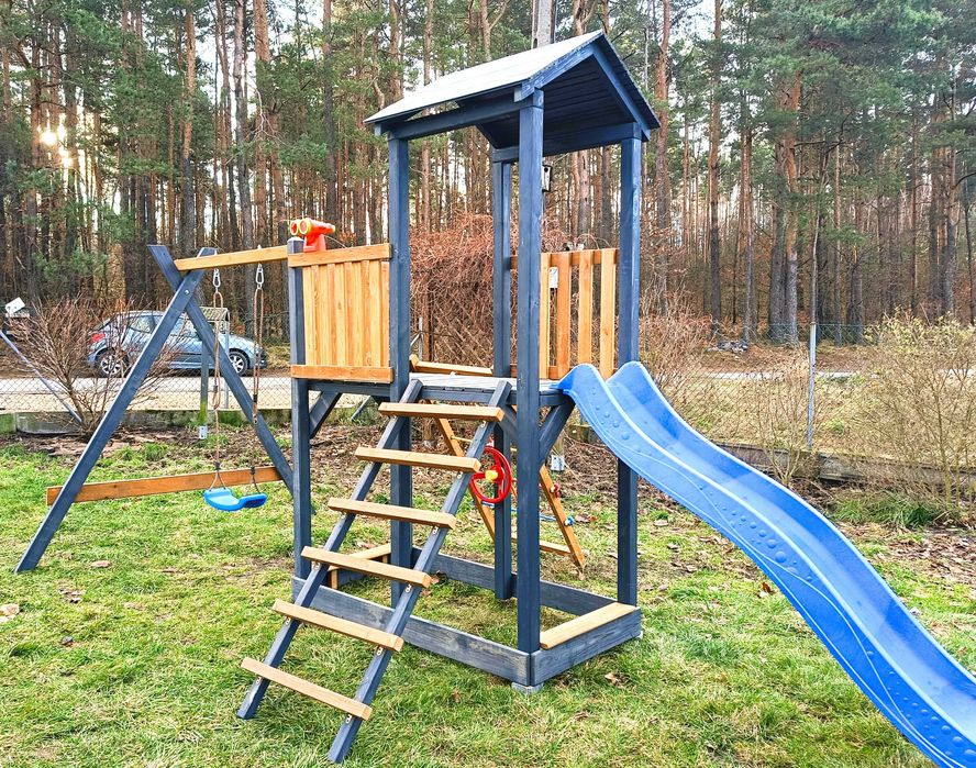 Plac zabaw sz.84 dł.160 domek z tarasem, ślizg, huśtawka, piaskownica