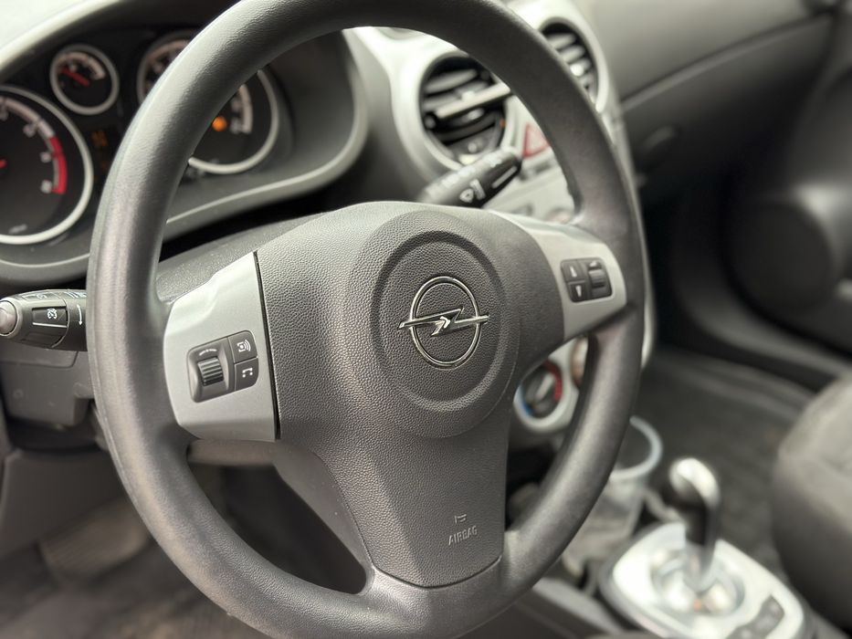 Продам Opel Corsa 2012 , Автомат