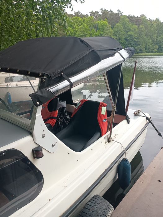 Łódź jacht motorowy