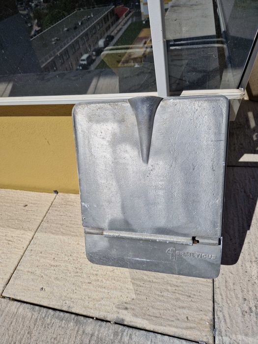 Tampa para conduta de lixo