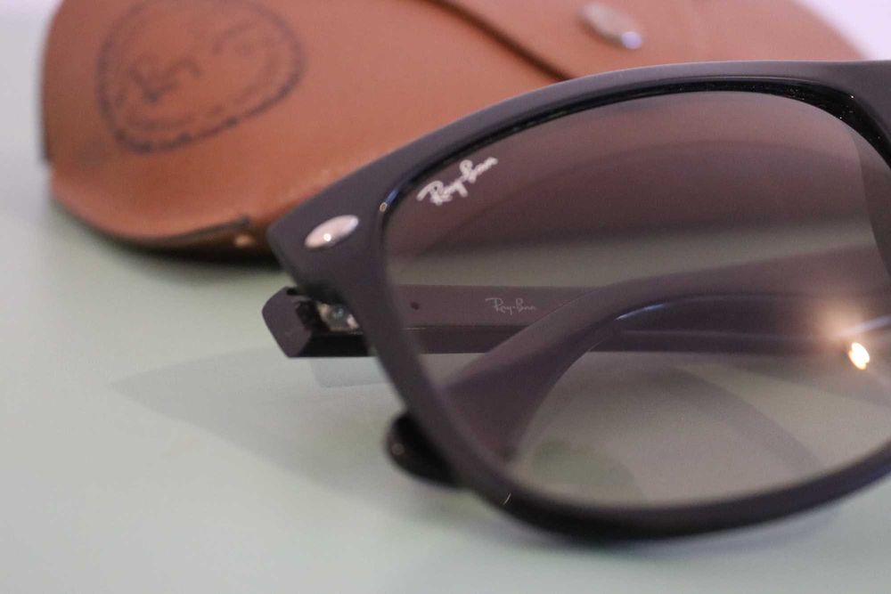 Óculos de sol RayBan modelo Boyfriend originais como novos