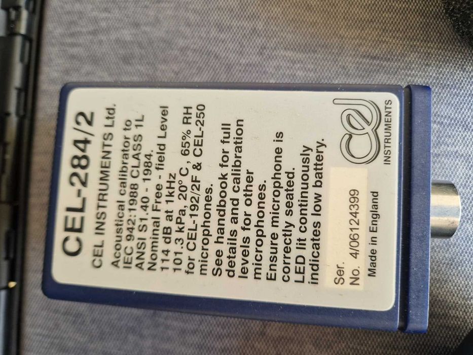 Sonómetro profissional CEL-500 Series + calibrador CEL-284/2