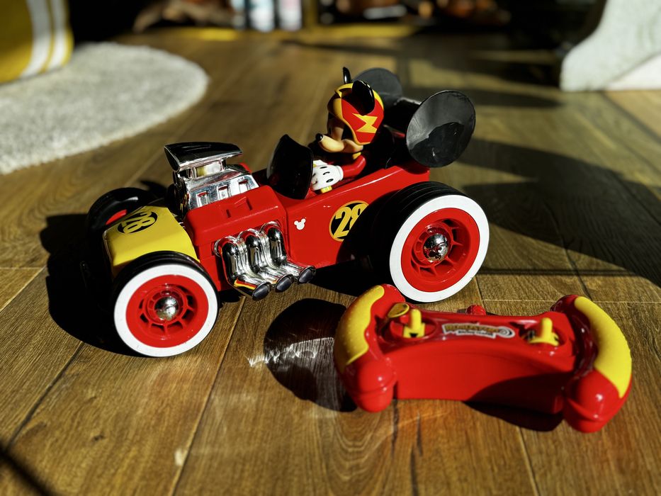 Mickey carro telecomandado