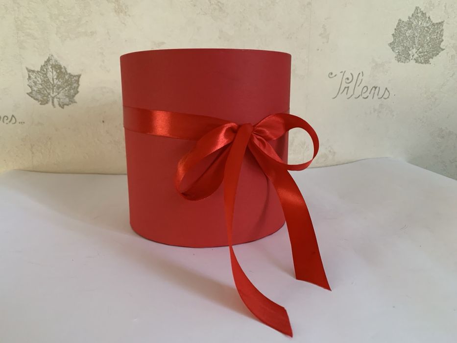 Коробки круглые  для цветов