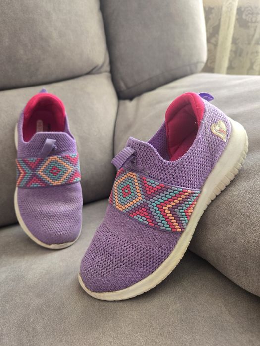 Кроссовки Skechers на девочку. Размер 32