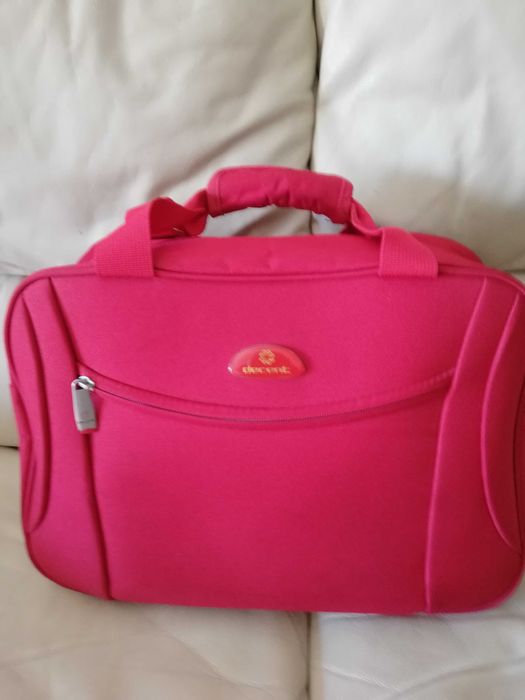 Mochilas, Malas e Sacos Novos, tudo de marcas conhecidas