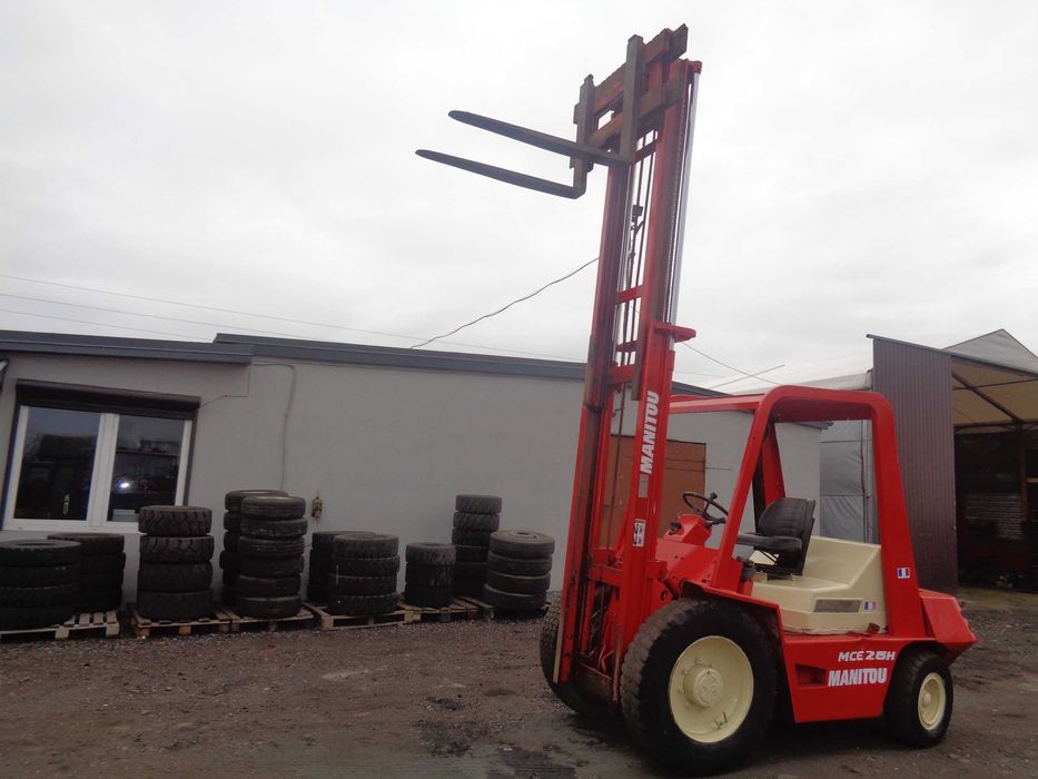 Wózek widłowy terenowy MANITOU MCE 25H